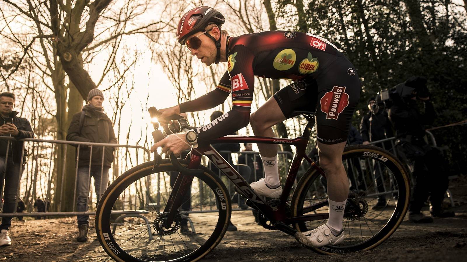 Belgian Eli Iserbyt pictured in action during the men's elite race of the 'Parkcross' cyclocross cycling event, race 6/7 in the 'Exact Cross' competition, Wednesday 05 February 2025 in Maldegem. BELGA PHOTO DAVID PINTENS